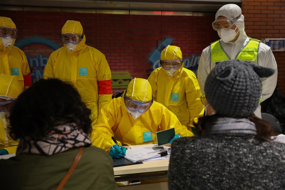 how shanghai controls the influx of coronavirus cases from overseas