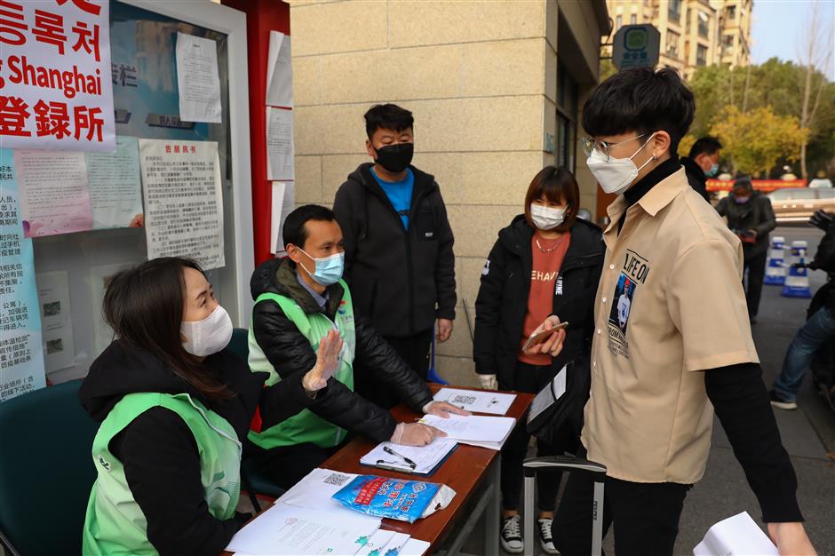 how shanghai controls the influx of coronavirus cases from overseas